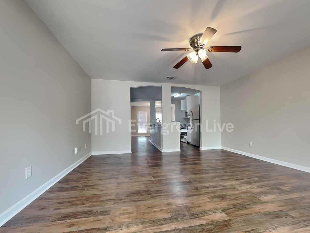 402 Tina Hely Ct - Photo 3 of 15