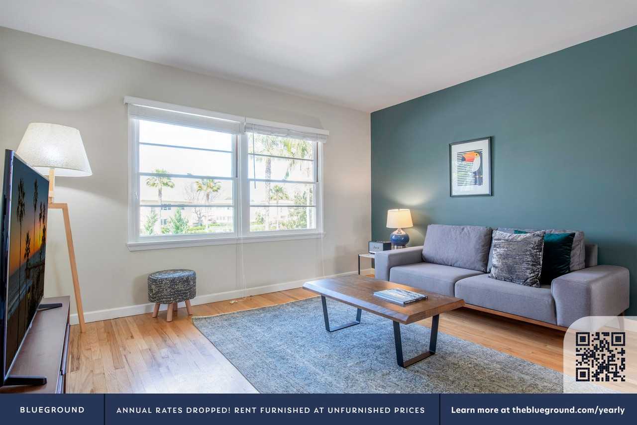 1405 Elkgrove Cir #71 - Photo 3 of 27