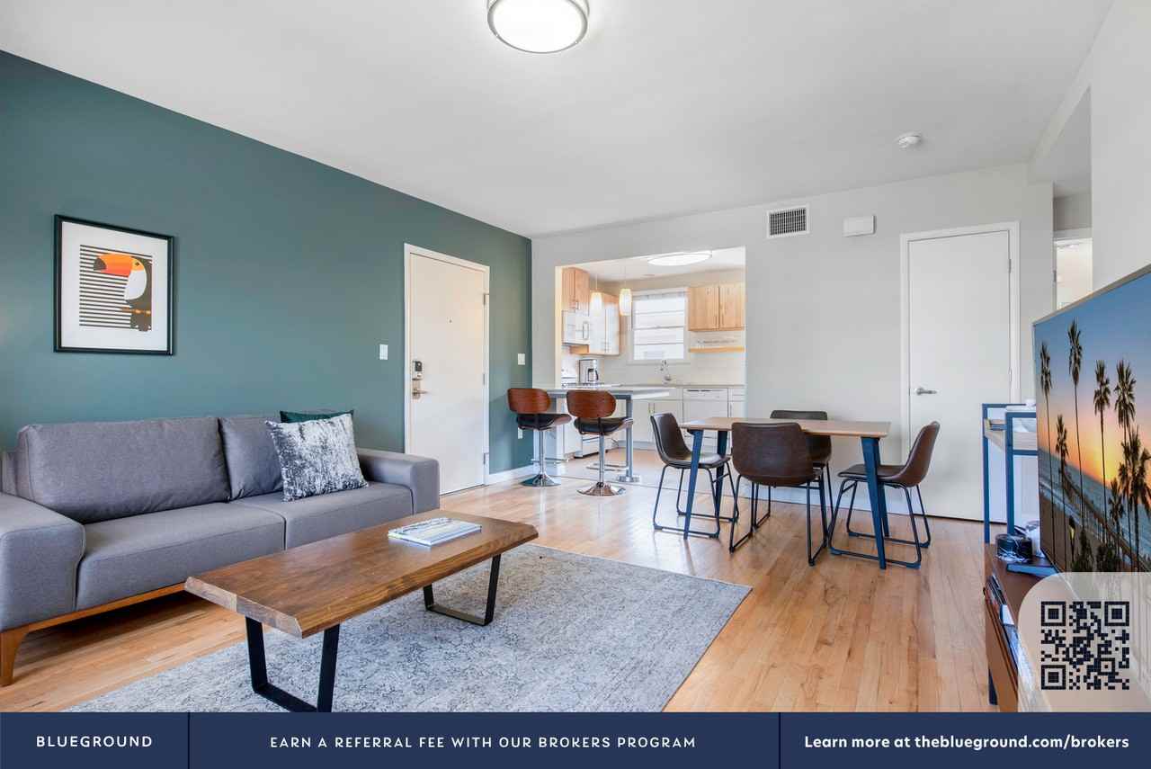 1405 Elkgrove Cir #71 - Photo 4 of 27