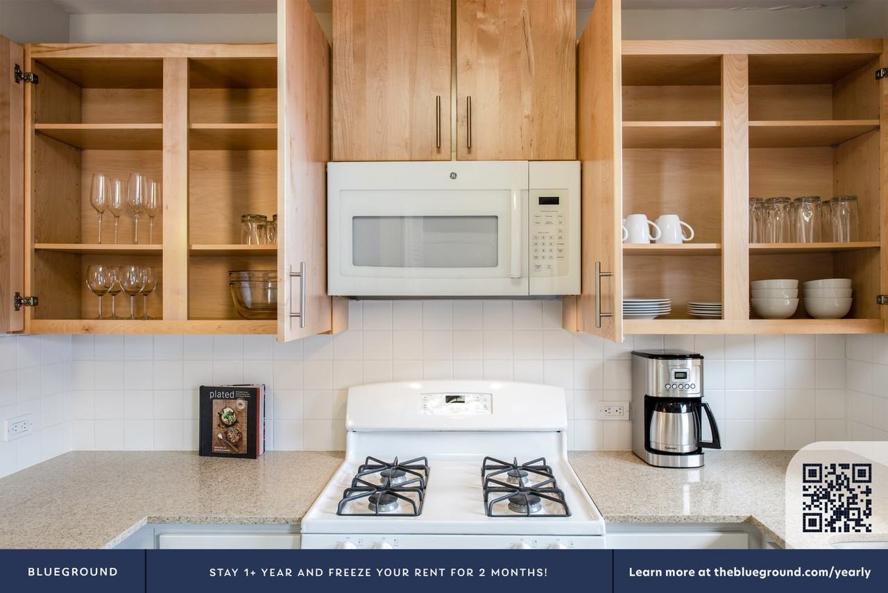 1405 Elkgrove Cir #71 - Photo 7 of 27