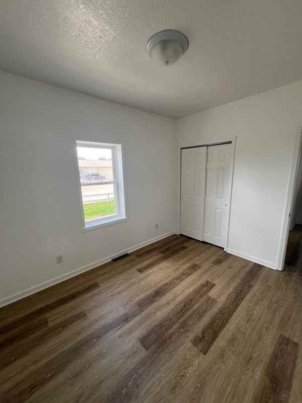 509 W Pleasant St - Photo 7 of 12