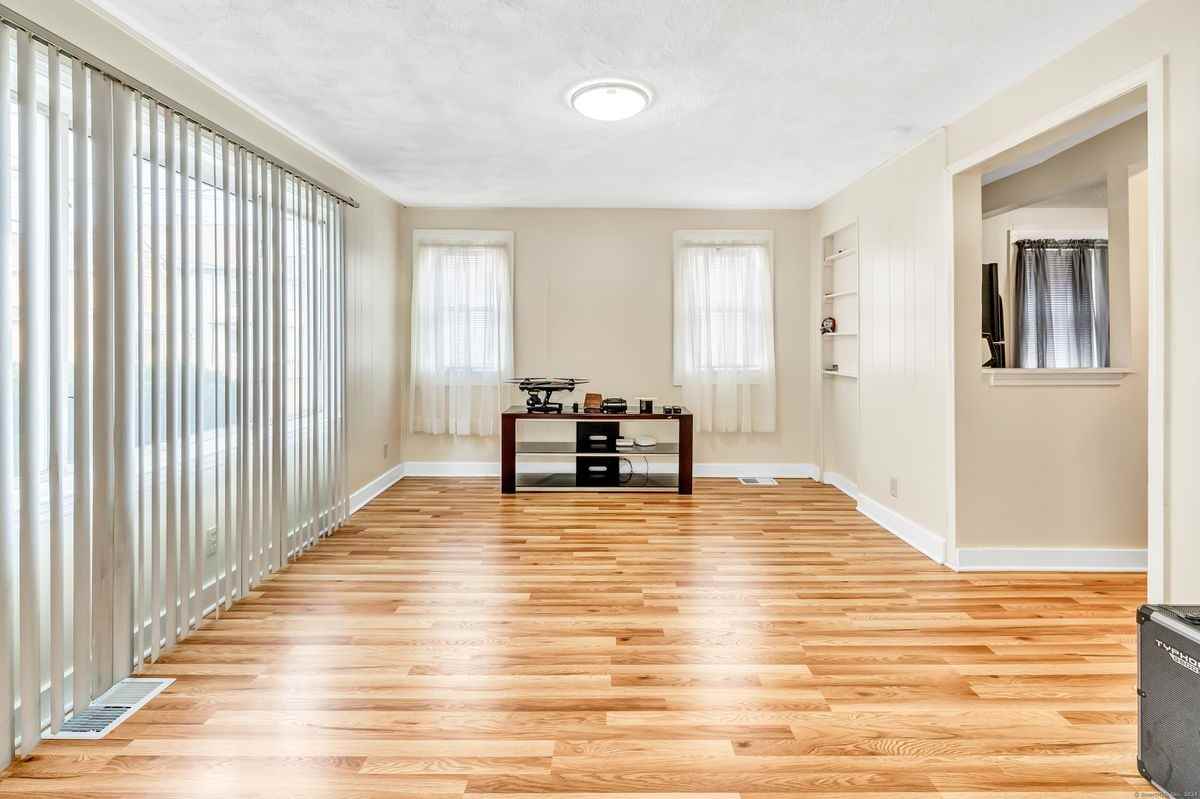 160 Dekalb Ave - Photo 2 of 12