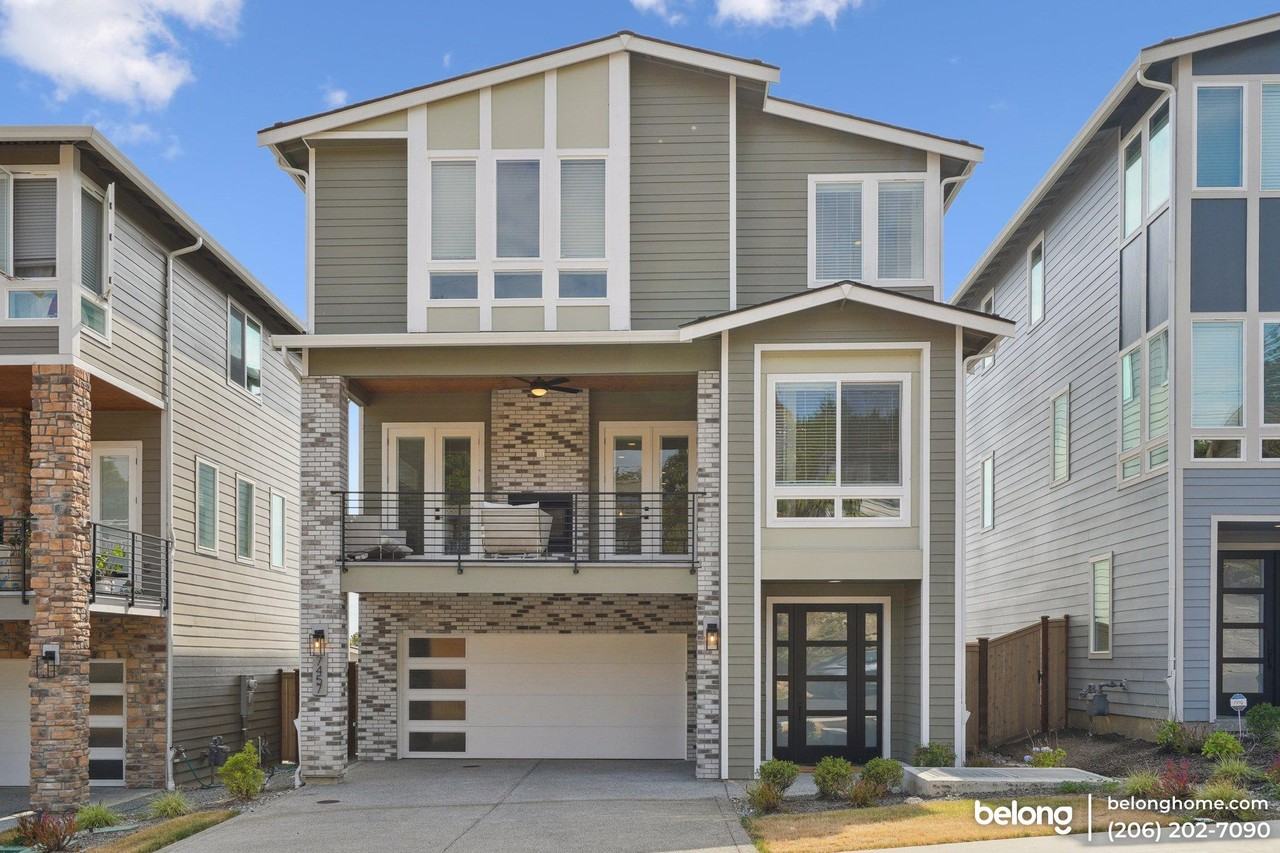 7457 S 129th St - Photo 2 of 26