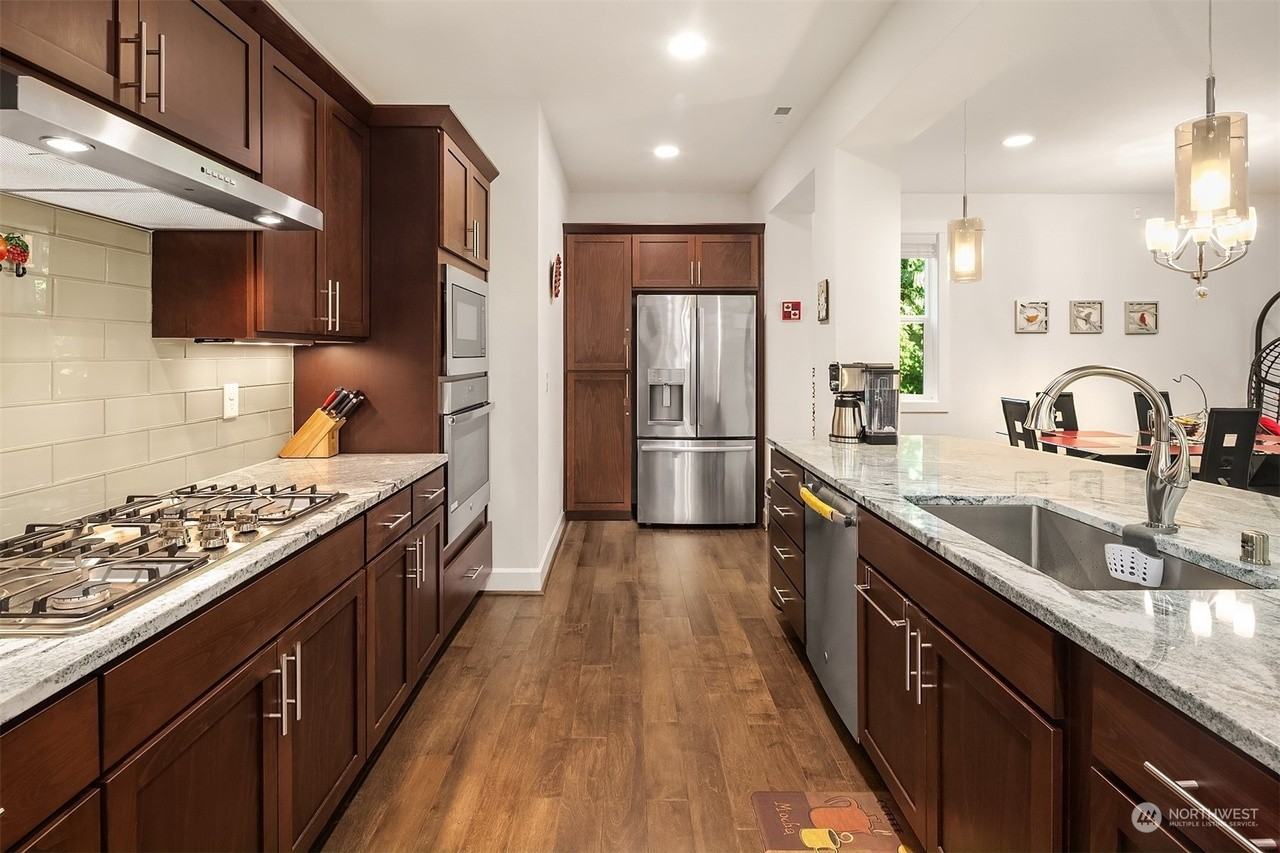 22363 Se 43rd Pl #NA - Photo 2 of 31