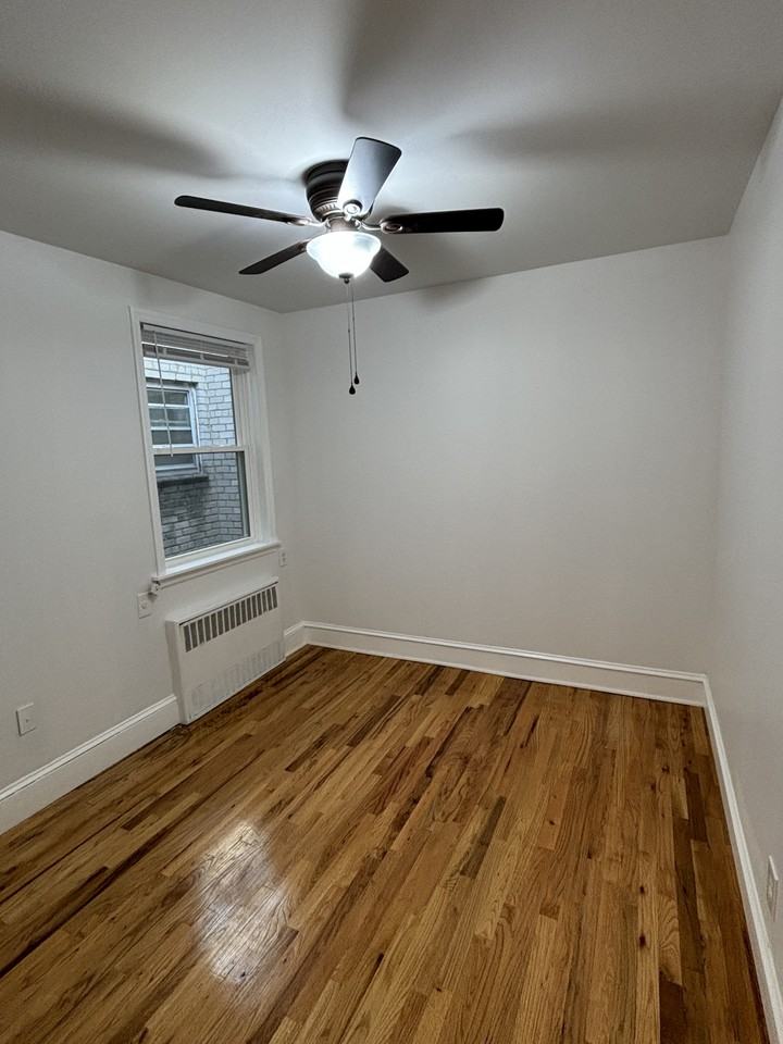 1441 E 88th St #2 - Photo 3 of 9