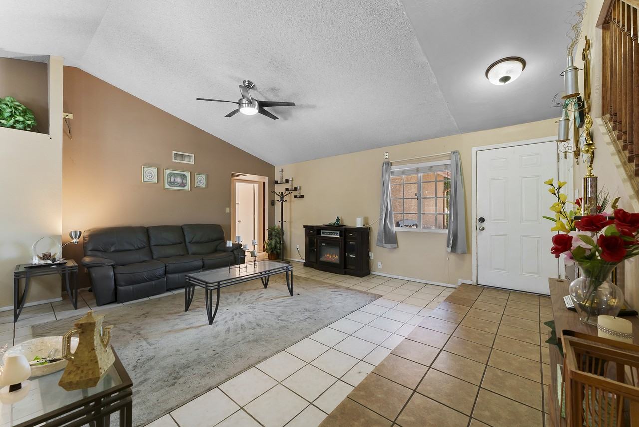 2326 E Folley St #3MASTER - Photo 5 of 28