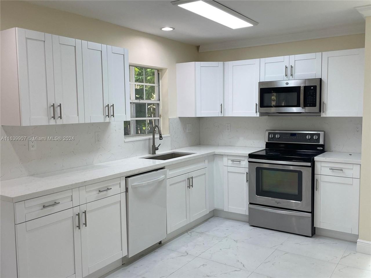 21455 Sw 90th Pl #NA - Photo 2 of 12