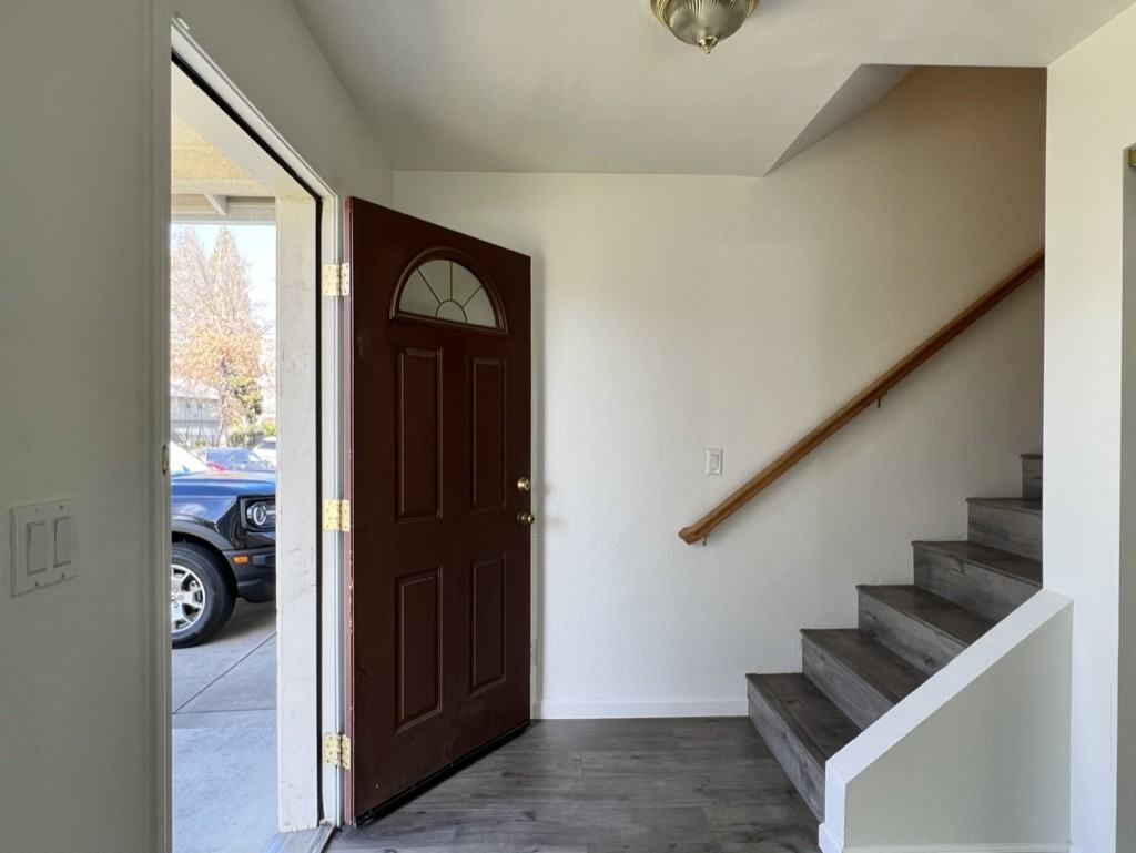 1924 Wildwood Way #NA - Photo 2 of 14