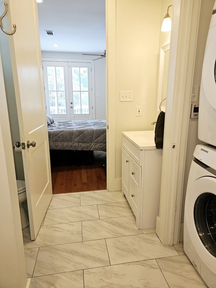 8515 Jeannette St #B - Photo 5 of 13