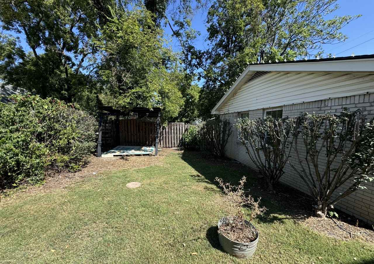 2213 White Ave #NA - Photo 2 of 18