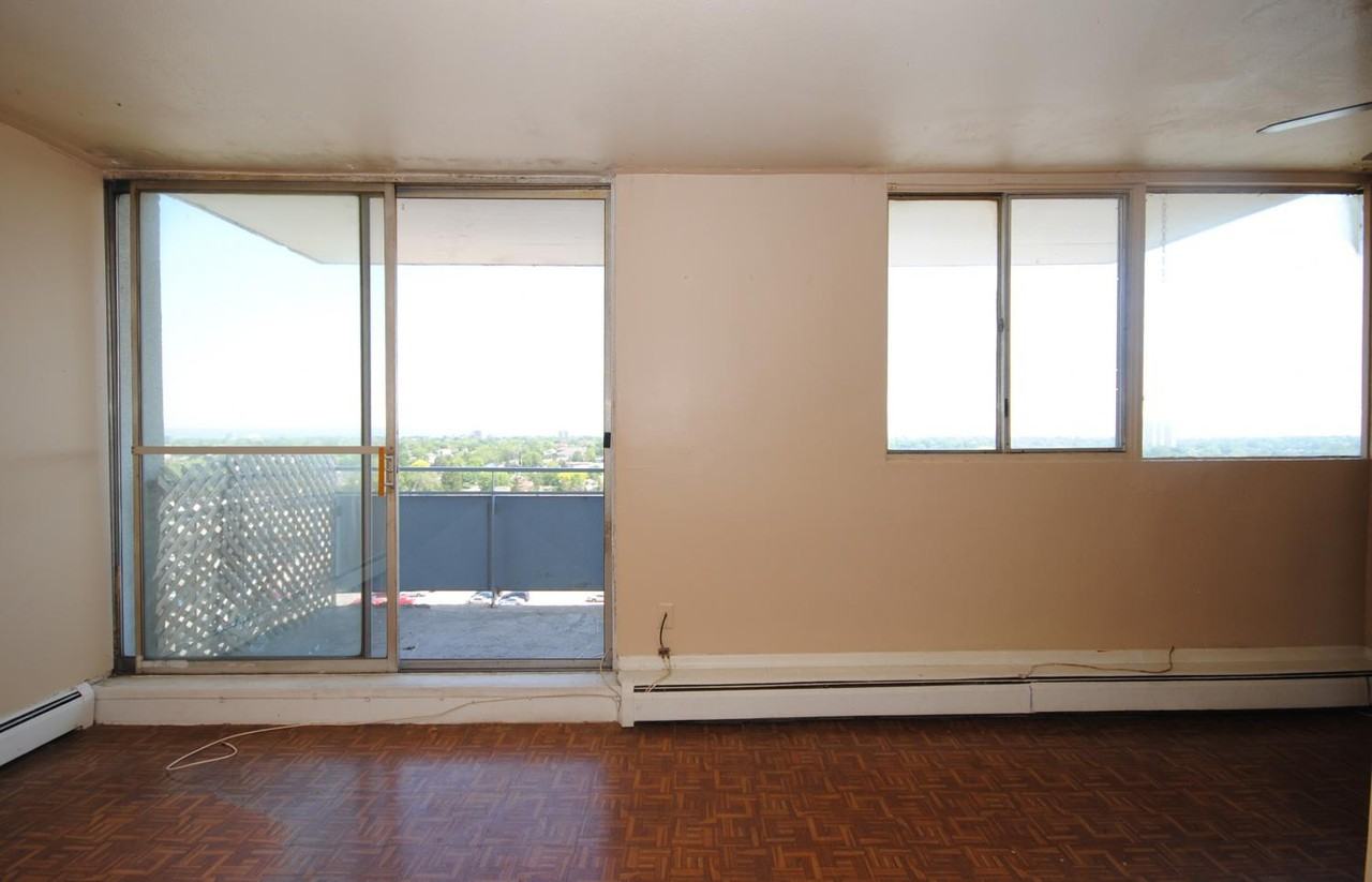 Sussex Court Apartments - Photo 3 of 7