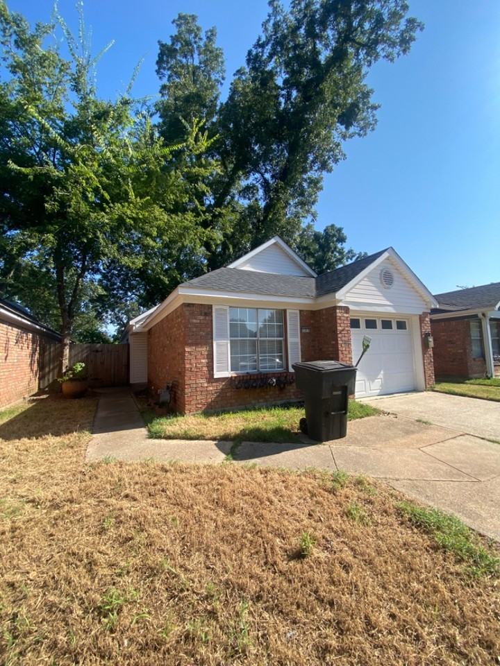 1311 Pecan Square - Photo 2 of 50