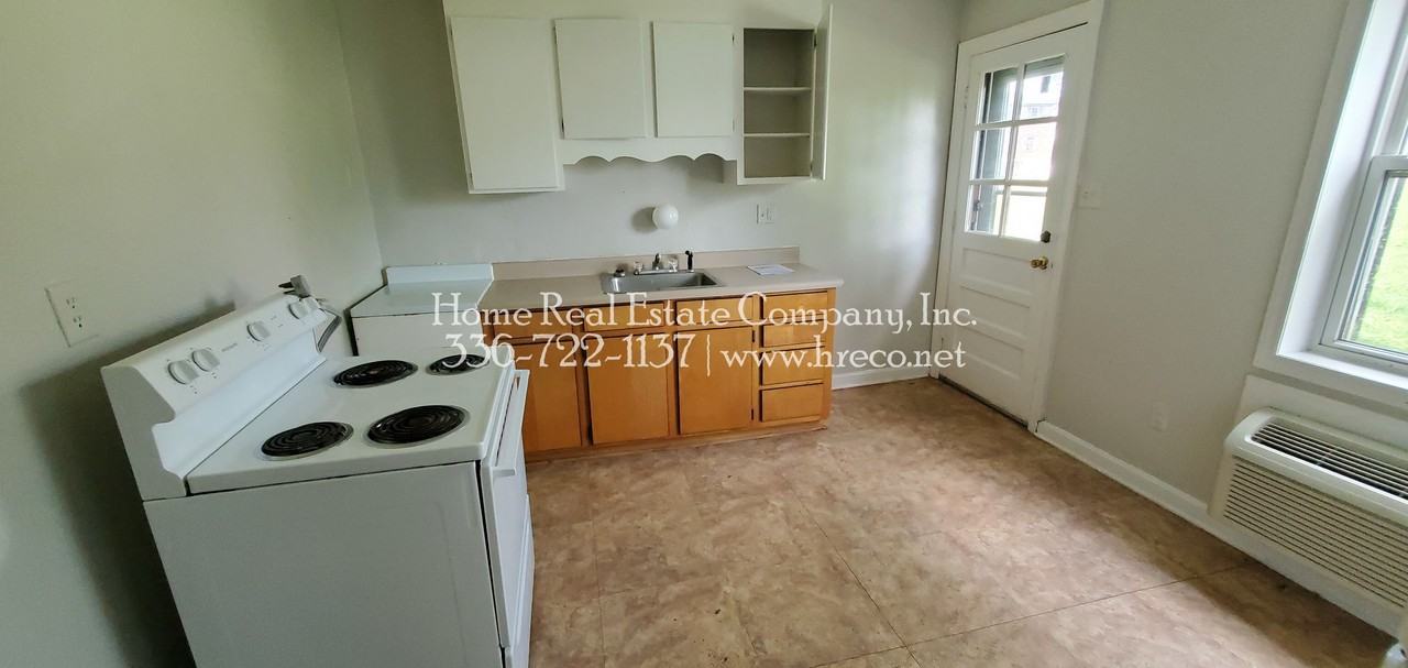 605 W 23rd St #A - Photo 3 of 7