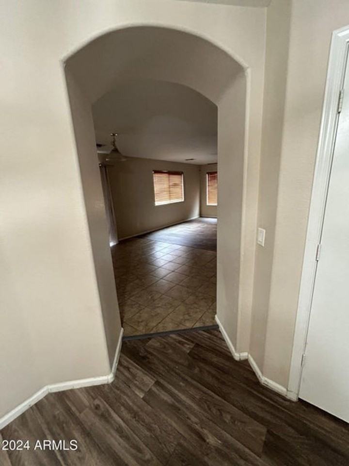 29177 N Lilly Ln - Photo 5 of 16