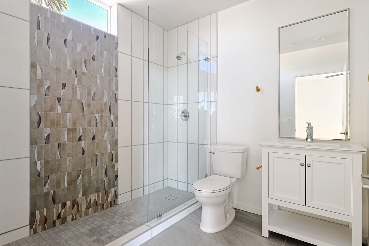 14754 Gilmore St - Photo 6 of 12