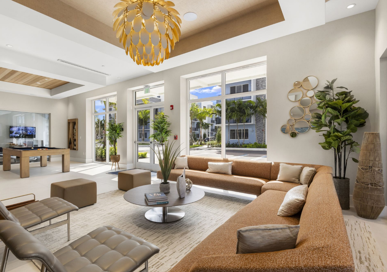 Serenity Stuart - Photo 2 of 50