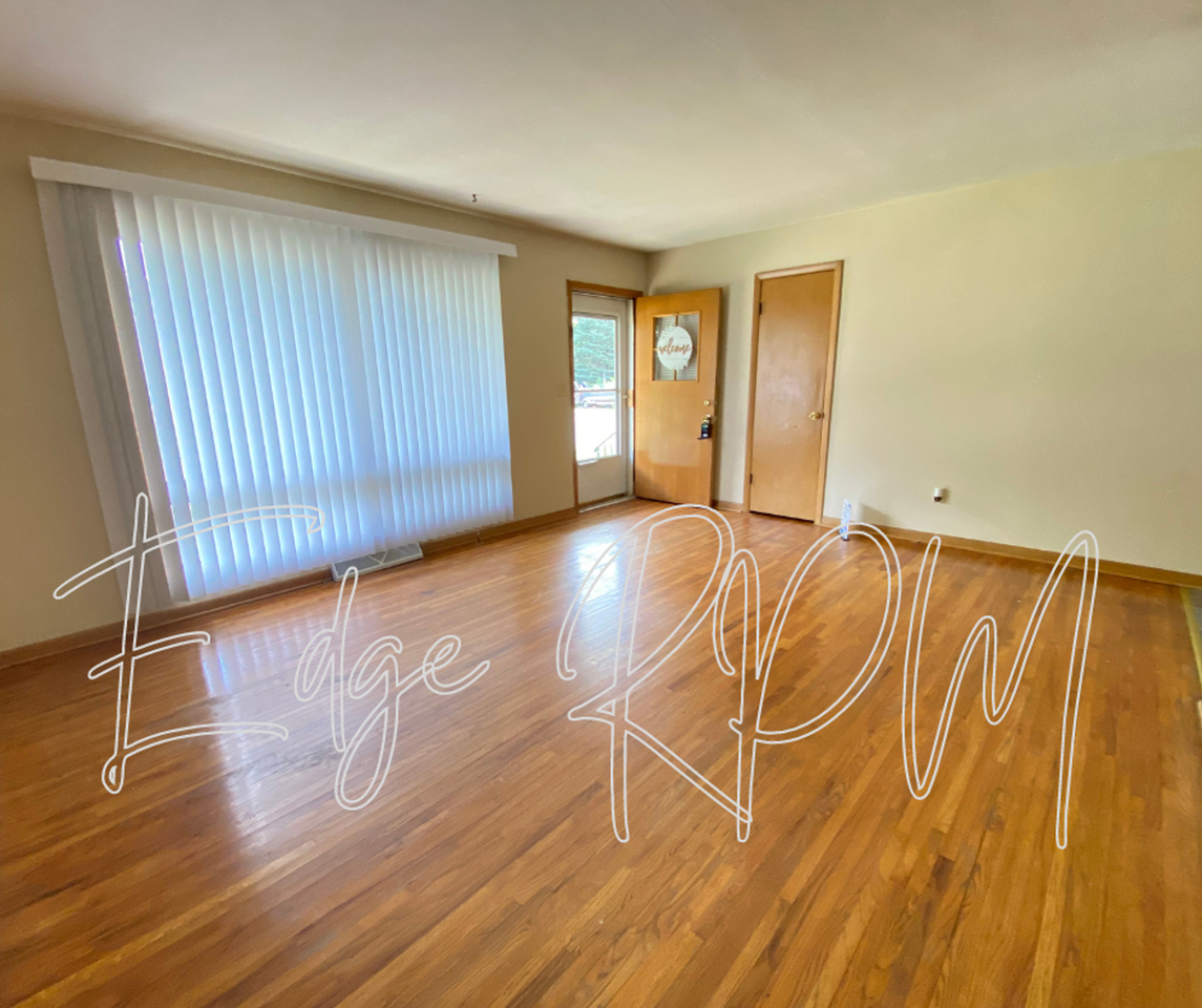 1618 Guernsey Ct - Photo 2 of 12