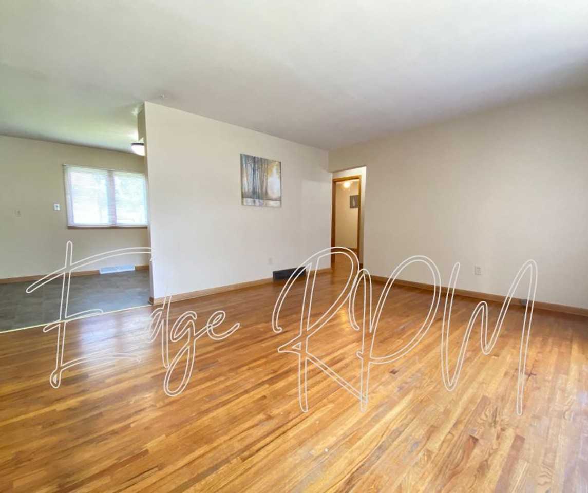 1618 Guernsey Ct - Photo 3 of 12