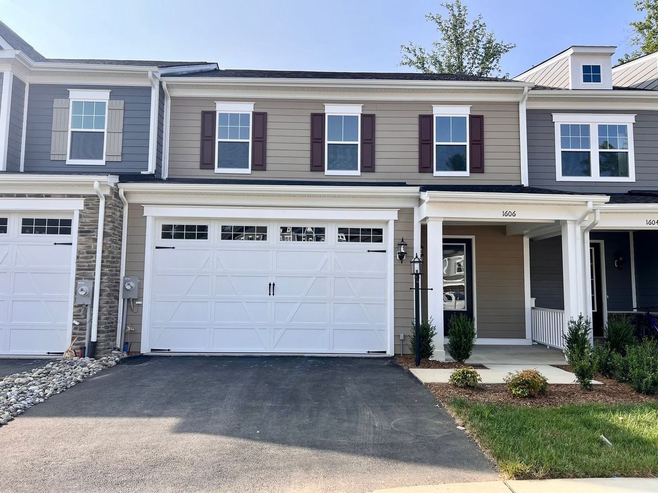 1606 Koch Court - Photo 3 of 29