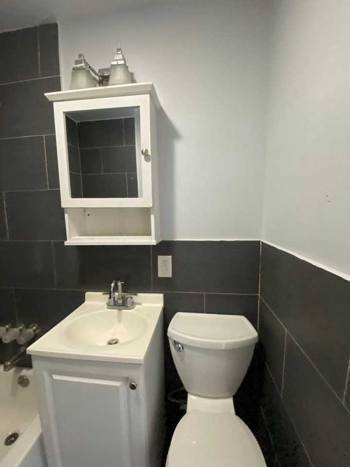 620 - OM-620 8th Street LLC - Photo 3 of 5