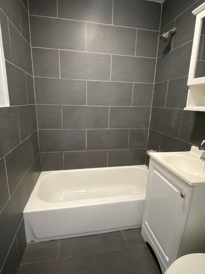 620 - OM-620 8th Street LLC - Photo 4 of 5