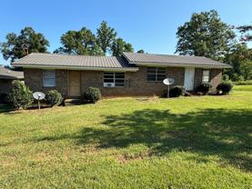 Clinton- 400 - Photo 1 of 1