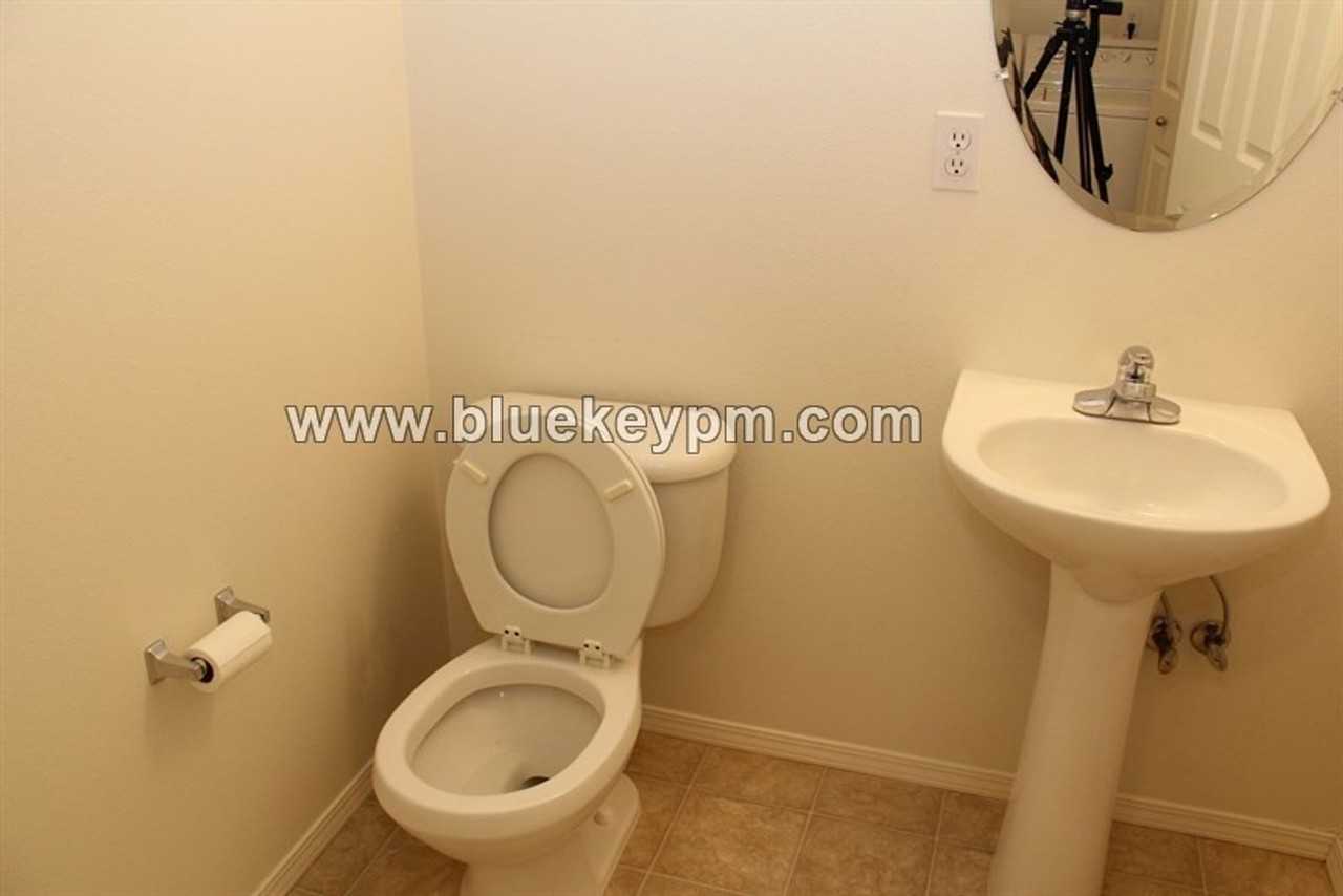 19171 Se Yamhill St #5 - Photo 7 of 10