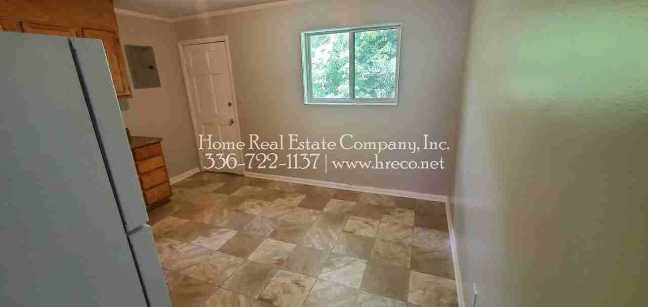 725 Akron Dr #P - Photo 4 of 9