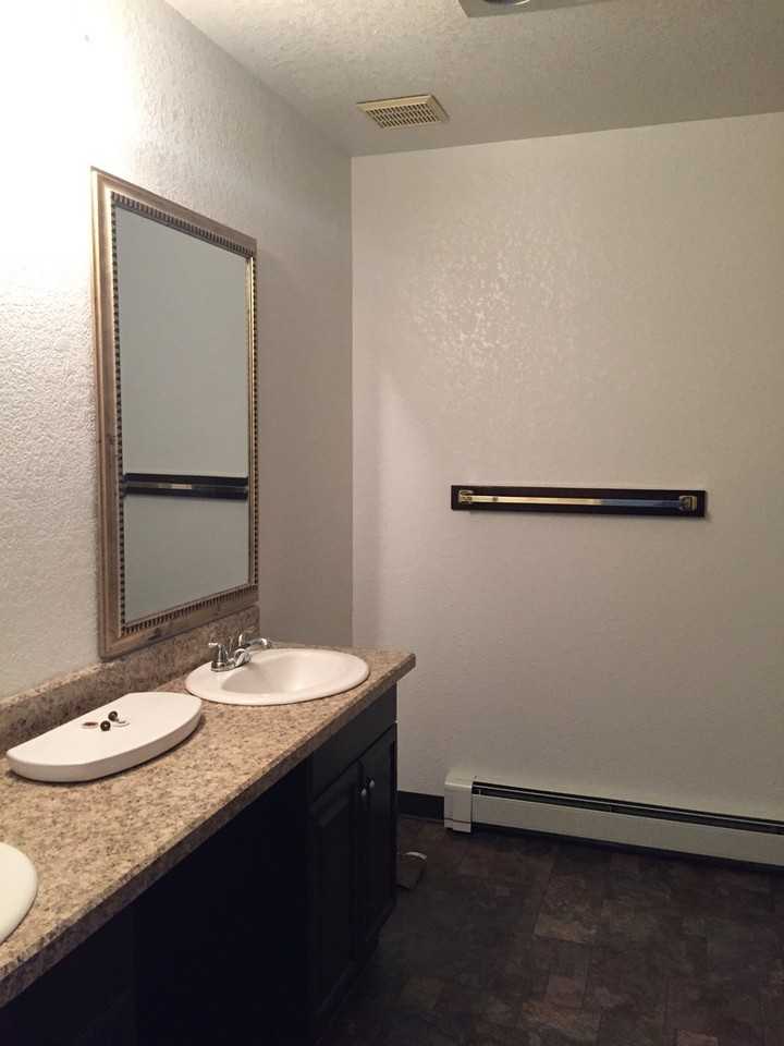 1391 Easy Street - Photo 3 of 5