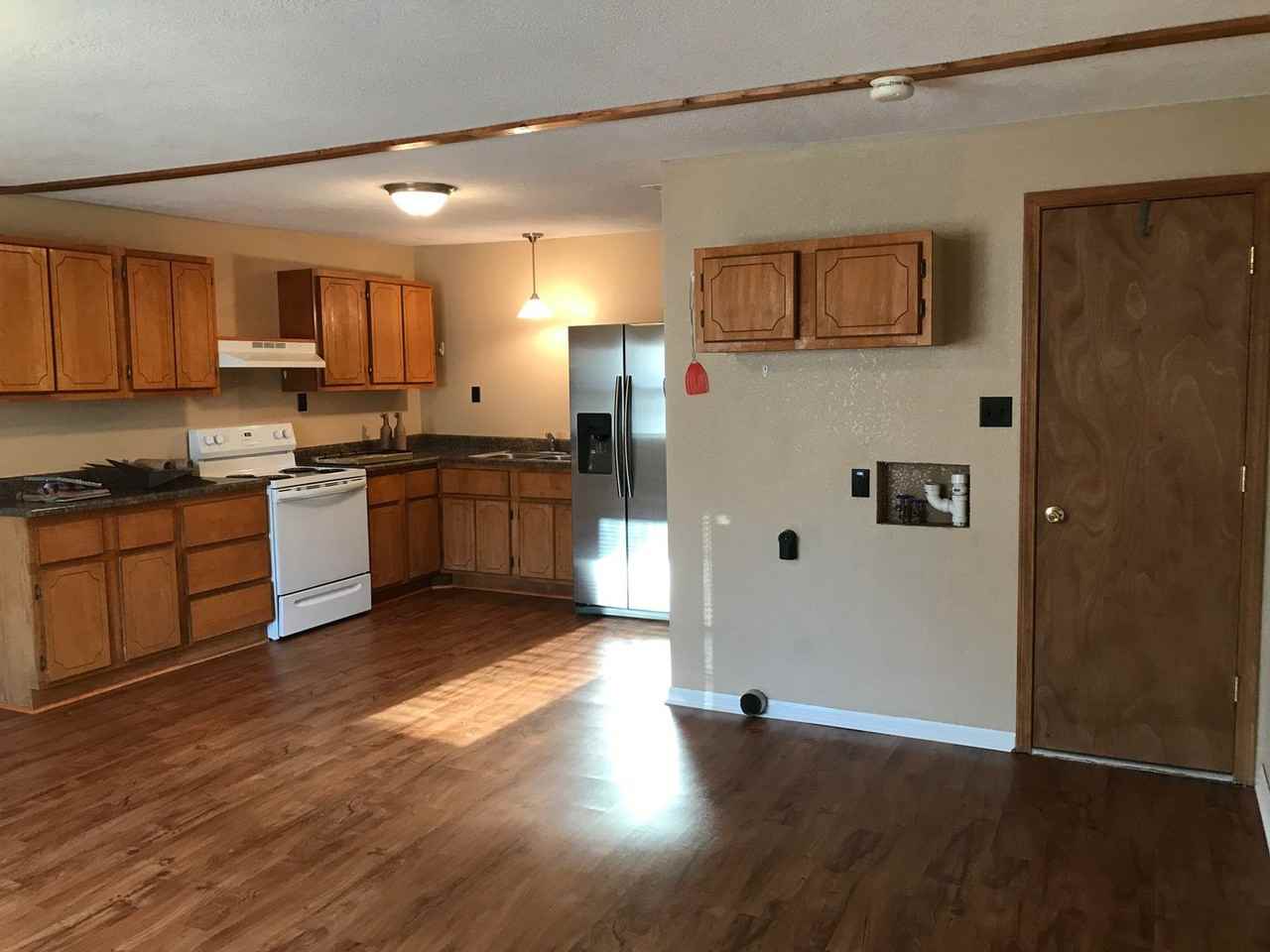 400 S. Pershing - Photo 2 of 9