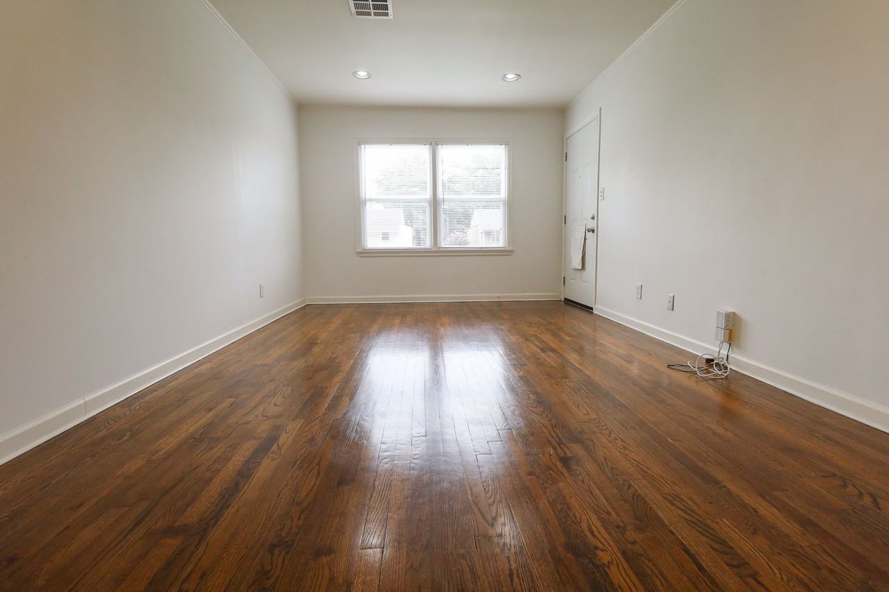 923 E 37th Pl - Photo 6 of 17