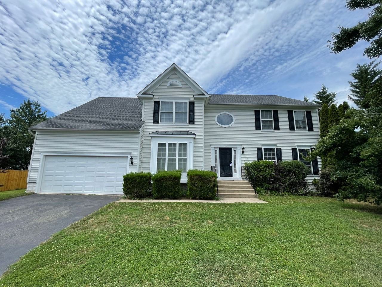 11 Cloverleaf Ct - Photo 2 of 44