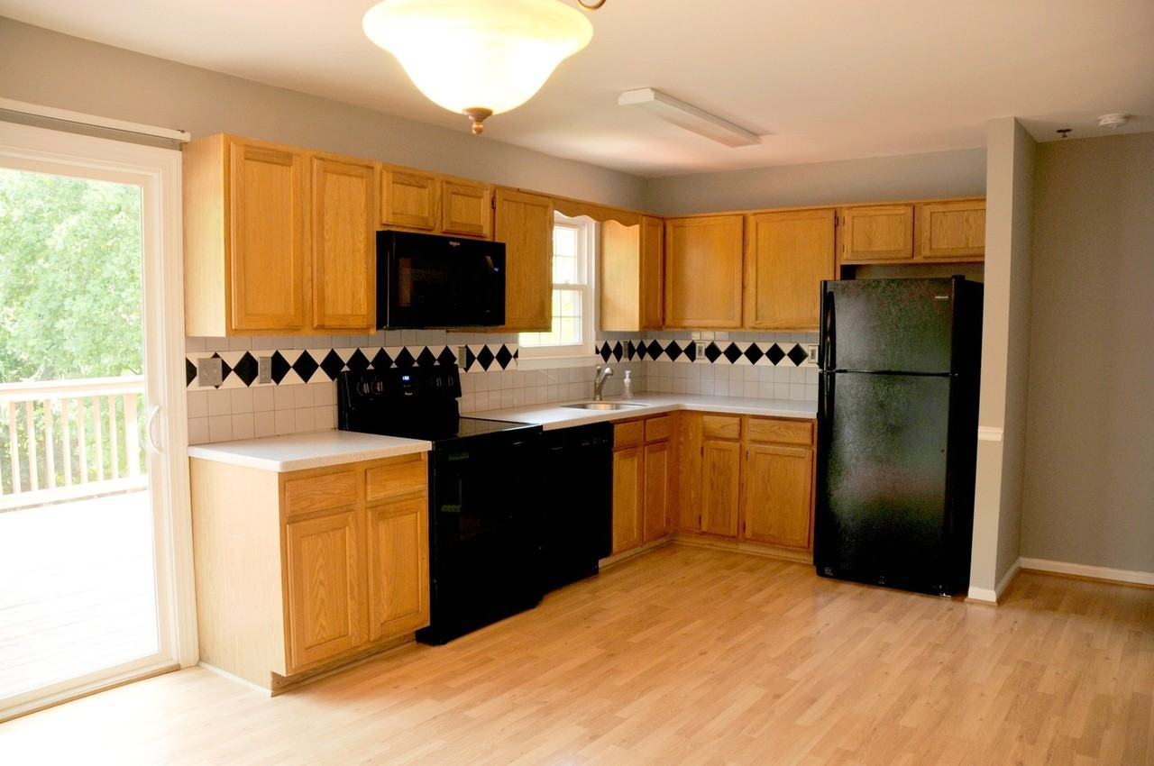 125 N Towne Ct - Photo 2 of 17