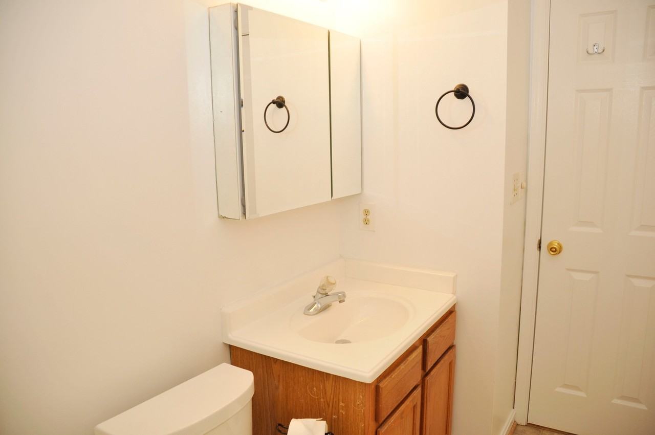 125 N Towne Ct - Photo 6 of 17