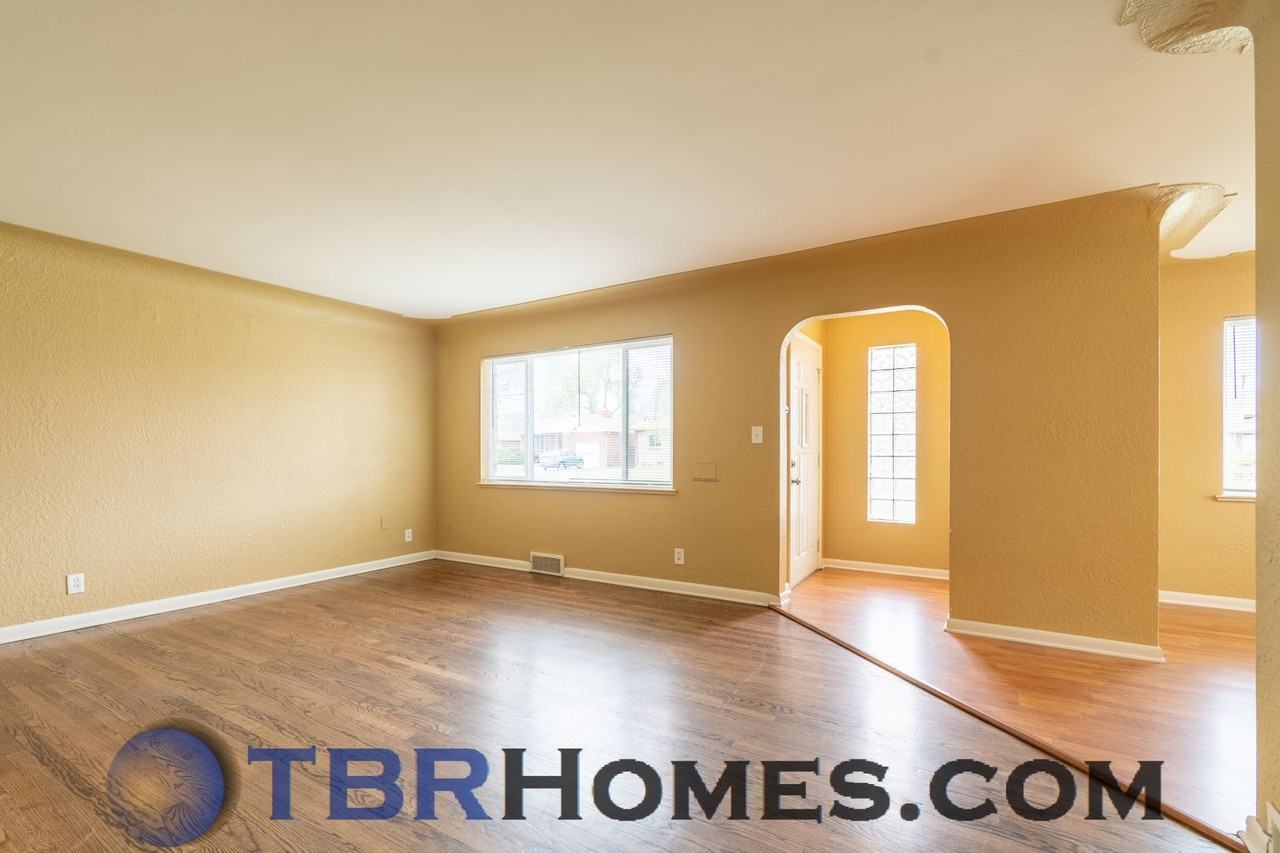 2052 Jamaica Street - Photo 4 of 21