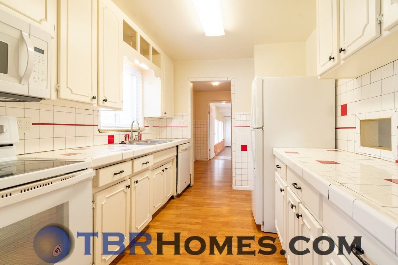 2052 Jamaica Street - Photo 6 of 21