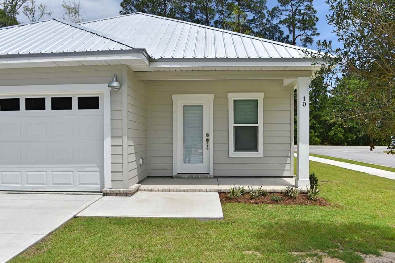 10 Oakfield Dr N - Photo 4 of 26