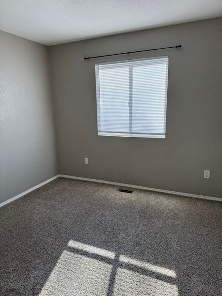 3044 W 22nd St - Photo 4 of 8