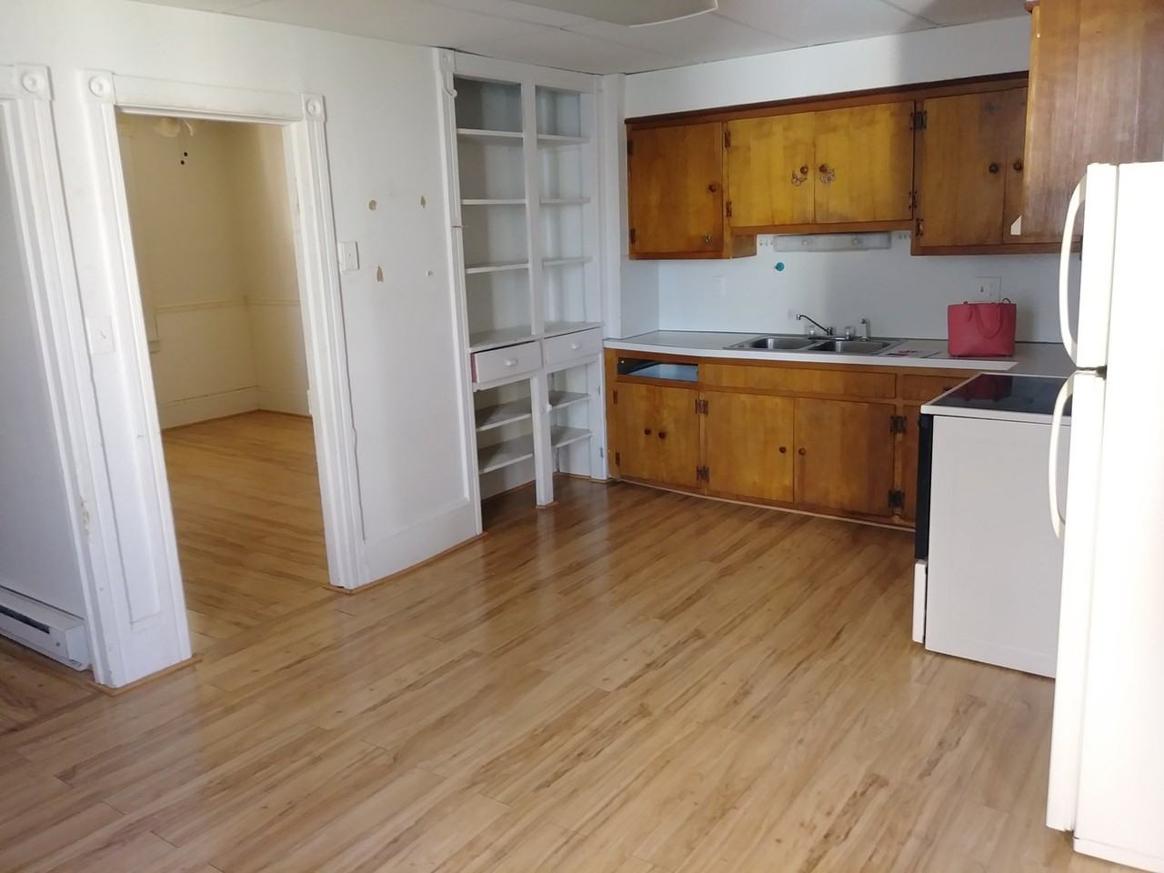 609 Chestnut St - Photo 2 of 11