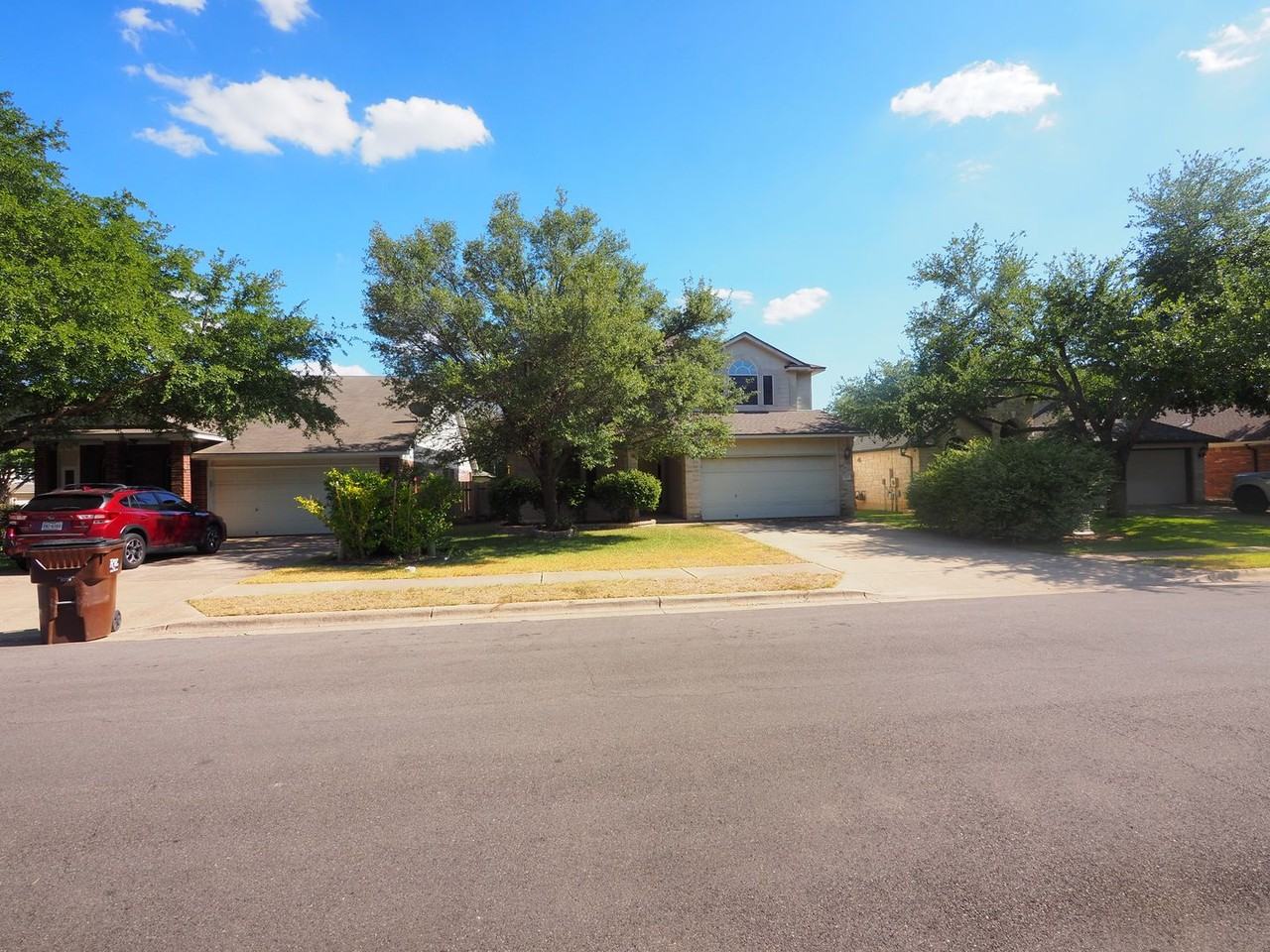 903 Fenway Park Ct - Photo 2 of 34