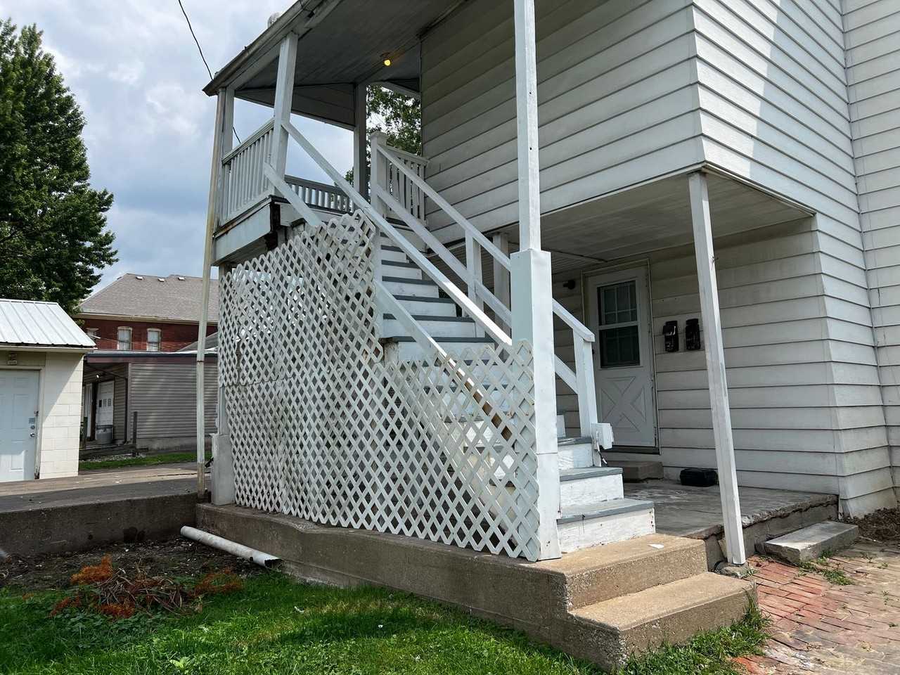 1001 Jefferson - Photo 2 of 7