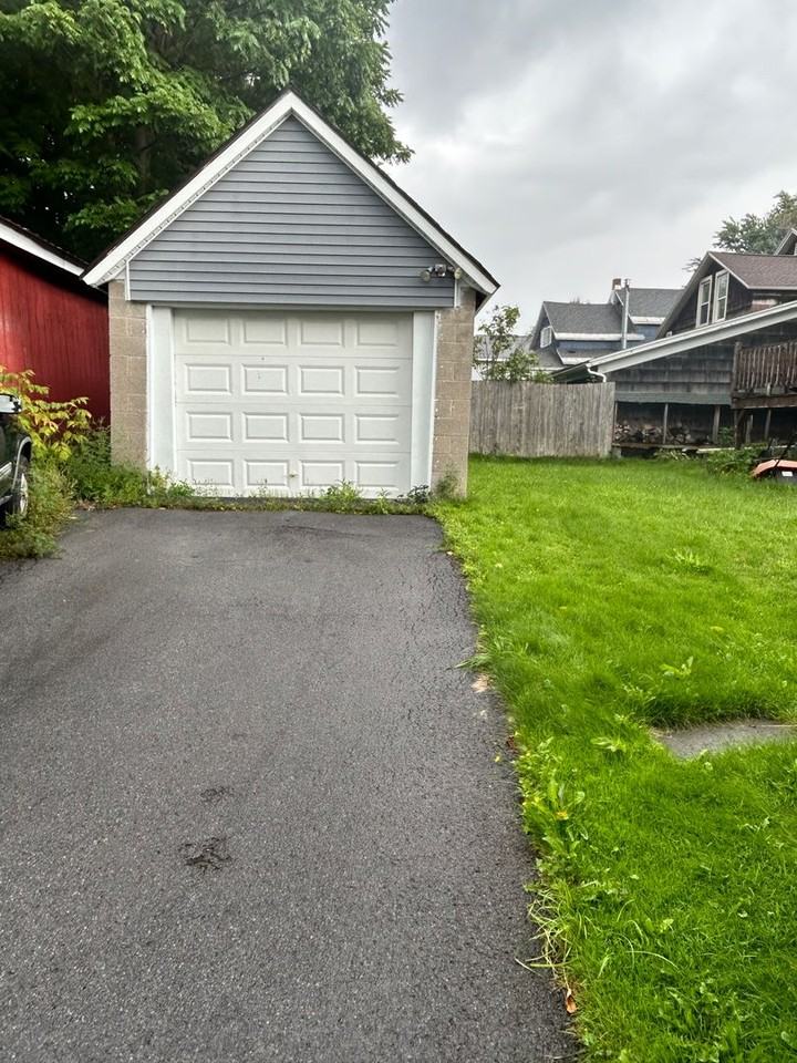706 Fulton St - Photo 3 of 33