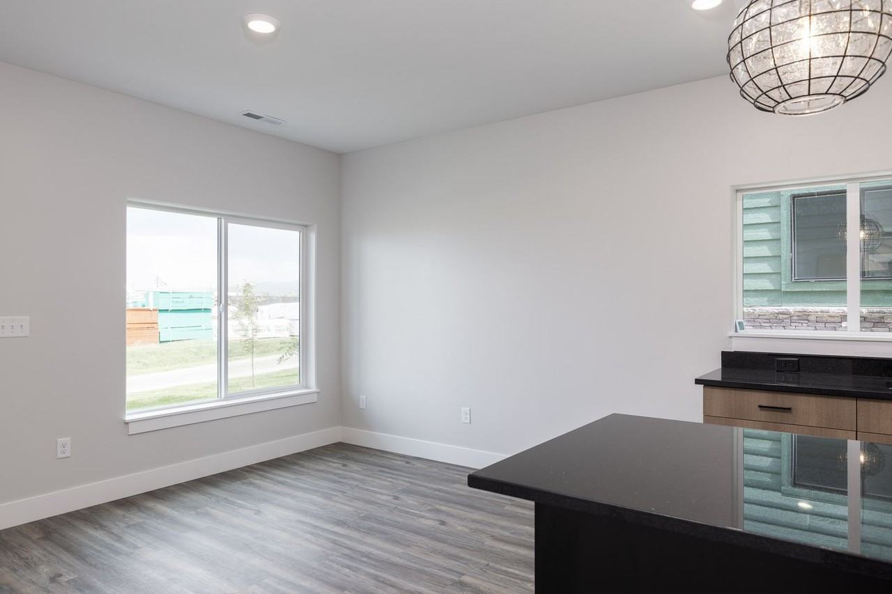 704 Baltoro Way - Photo 3 of 13