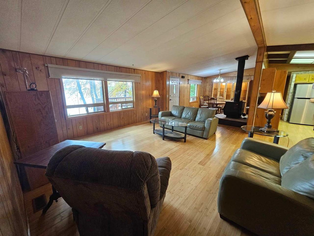 31468 Kings Point Rd - Photo 3 of 24