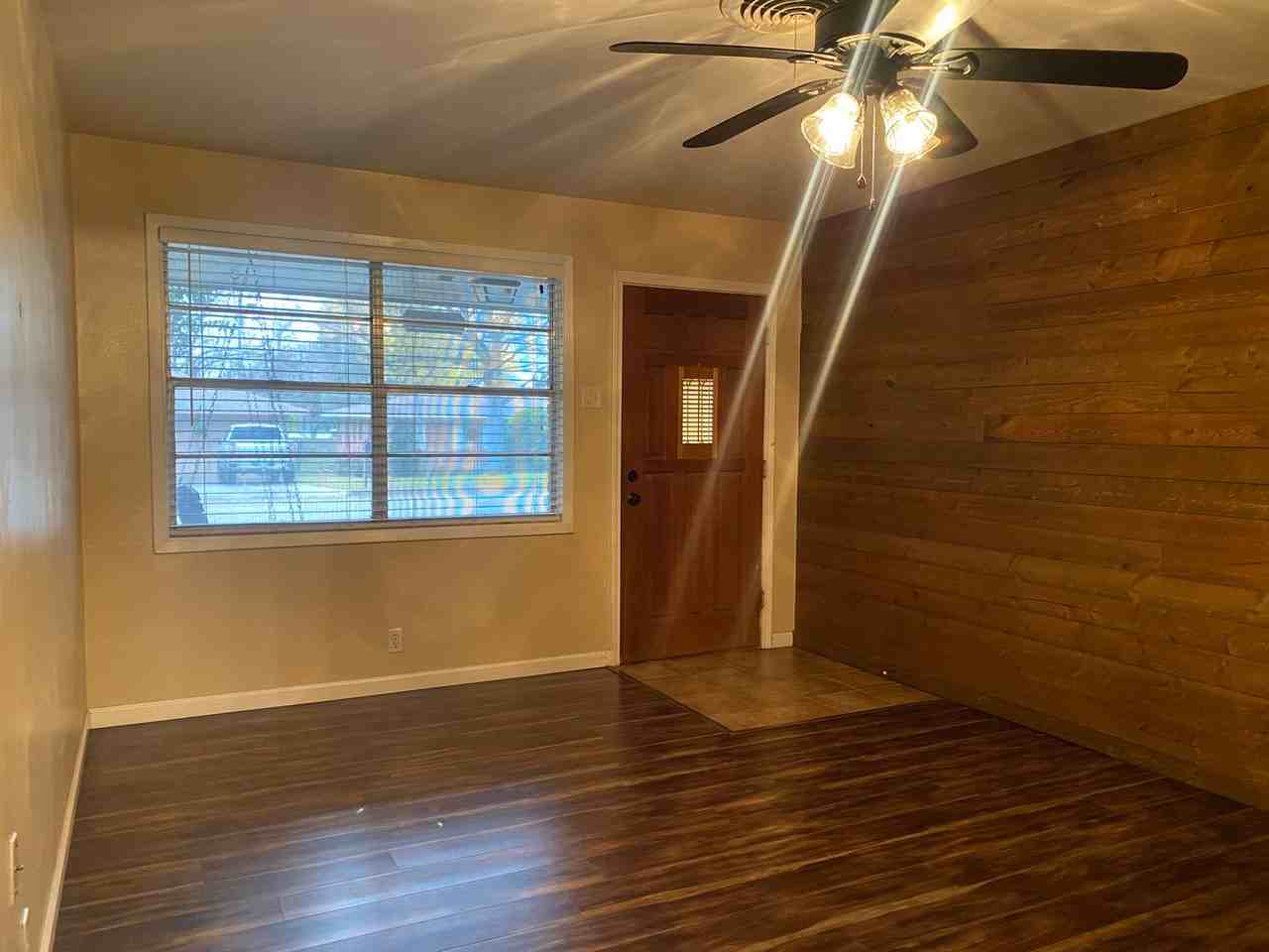 2505 Shady Hill Dr - Photo 3 of 23