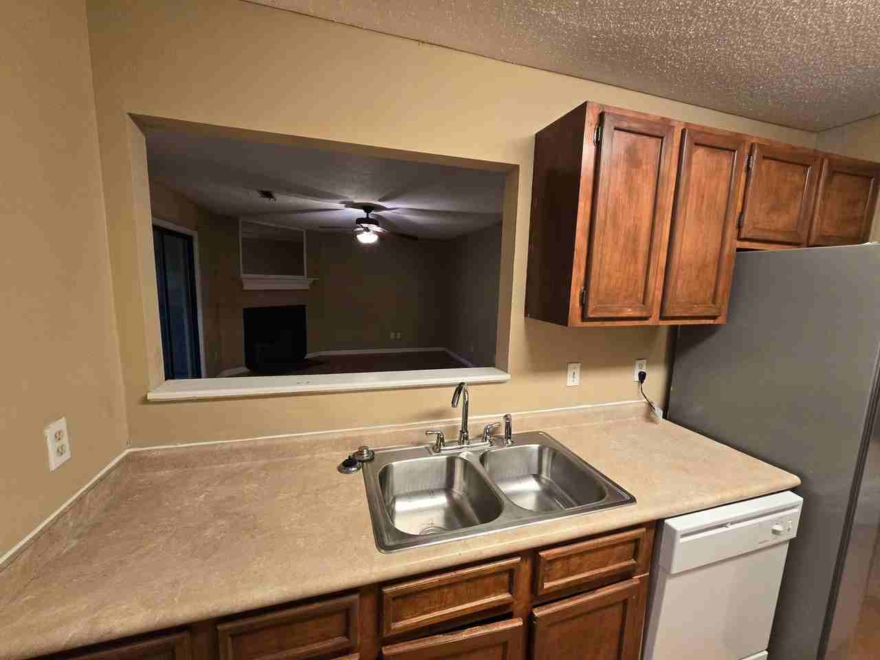 1001 Creekside Way - Photo 4 of 19