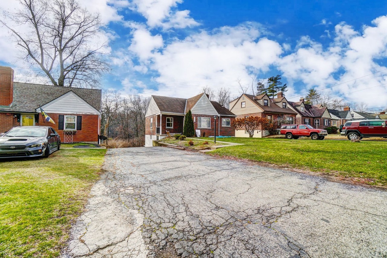 4715 Basil Ln - Photo 2 of 37