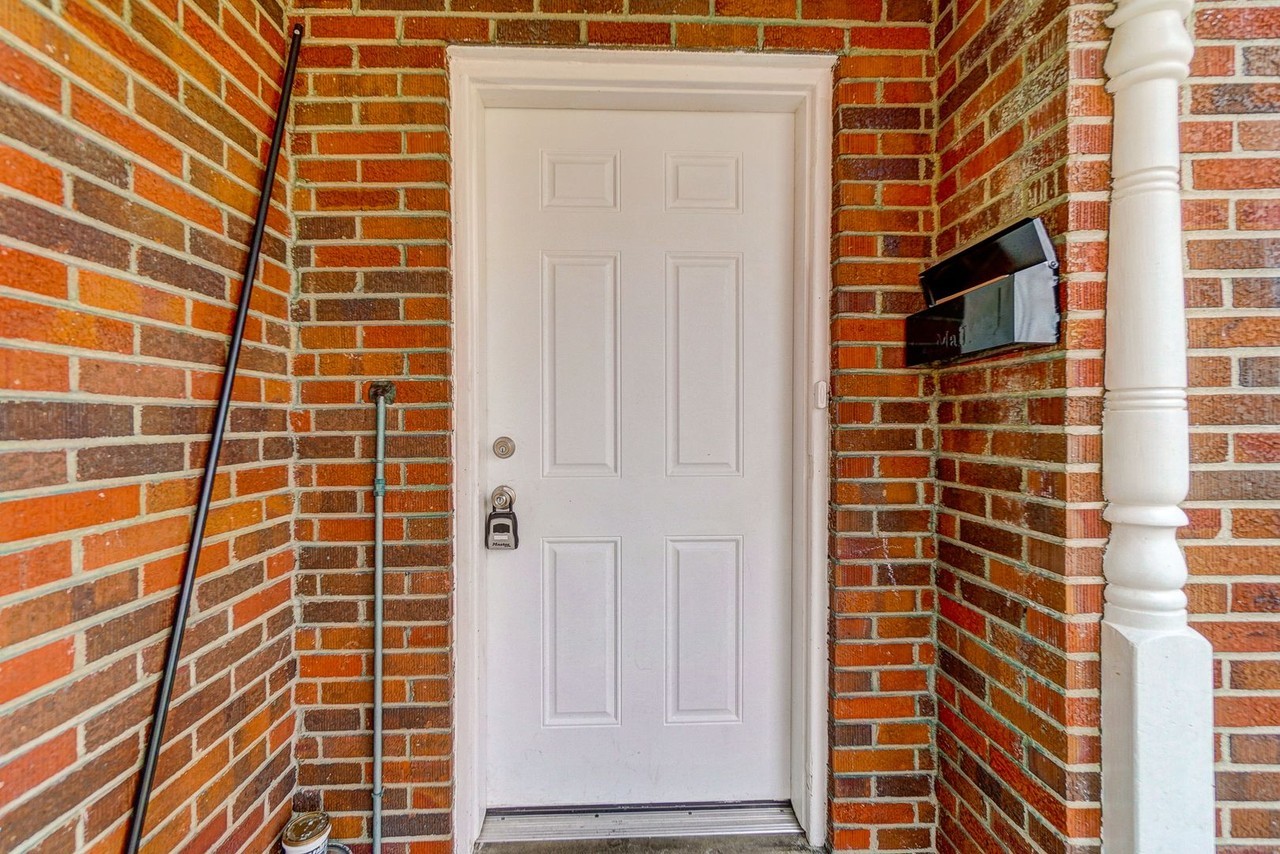 4715 Basil Ln - Photo 5 of 37