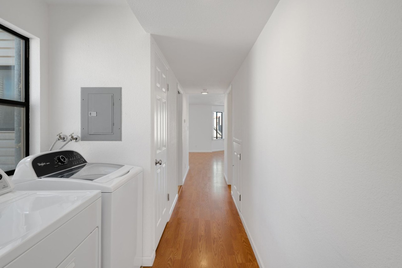 463 25th Ave - Photo 4 of 36
