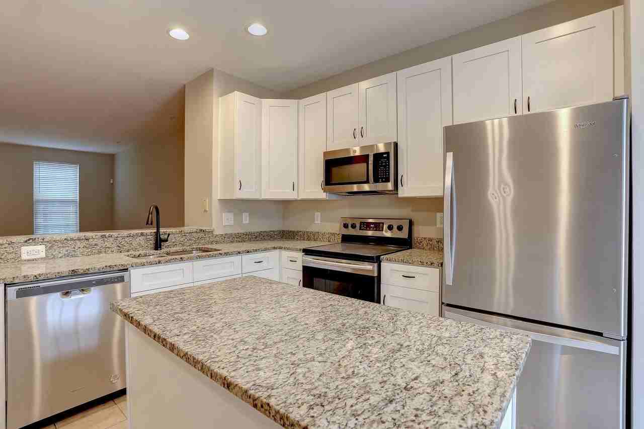 7118 Penny Ln - Photo 3 of 28